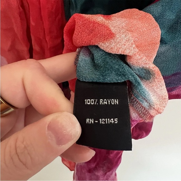 Red and Pink Pleated 3/4 Sleeve Blouse - Picture 4 of 10